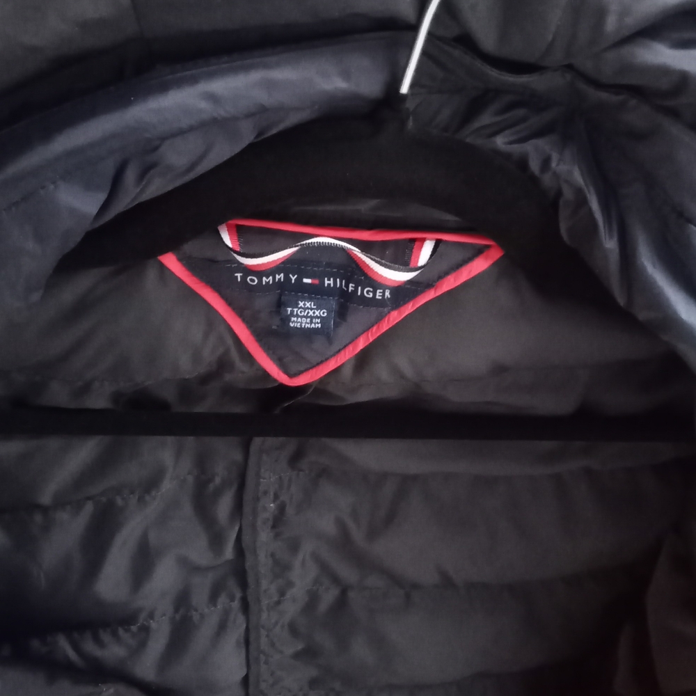 Tommy Hilfiger Women's Red, White, and Black Ski Jacket - Picture 10 of 16